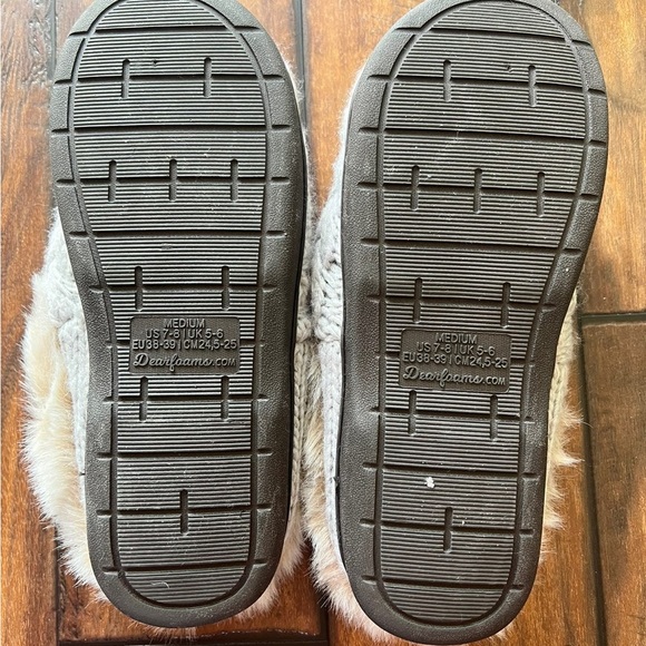 Memory Foam Slippers with Hard Bottoms - Picture 2 of 3